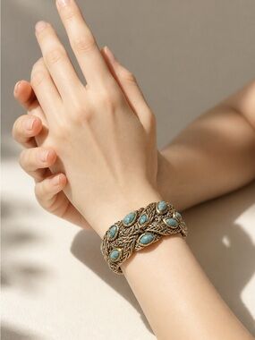 2277- Vtg. Solid Silver Braided Mesh Panel Statement Bracelet Genuine Turquoise